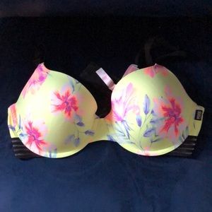PINK Victoria Secret Lightly Lined Bra